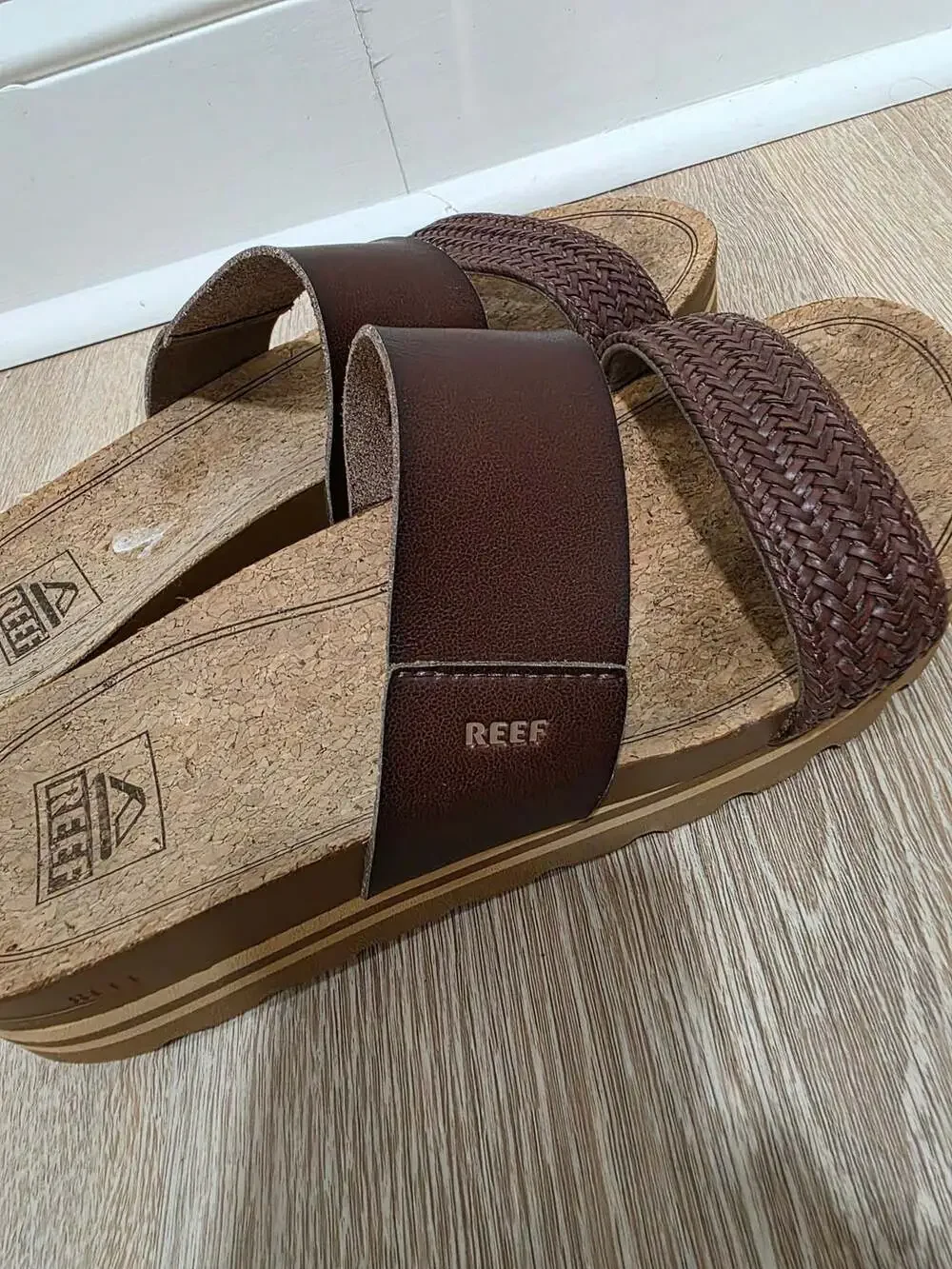 Reef Cushion Vista Hi Sandals Size 8.5 Brown Platform Slide